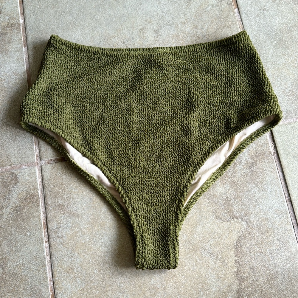 NWOT Wanderlust scrunch bikini bottoms